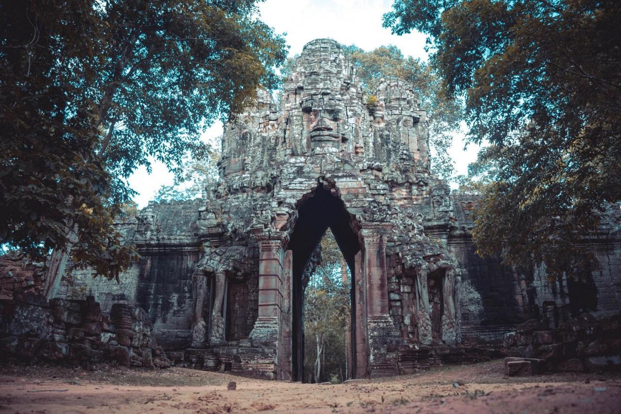Golden Temple Residence Siem Reap Exterior foto The temple of Angkor Wat